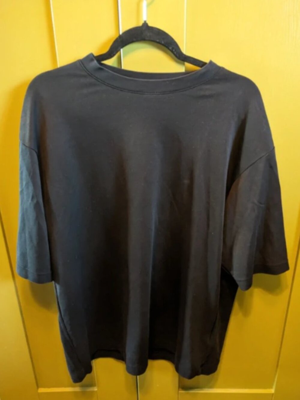 Black Uniqlo T-shirt Brand Uniqlo